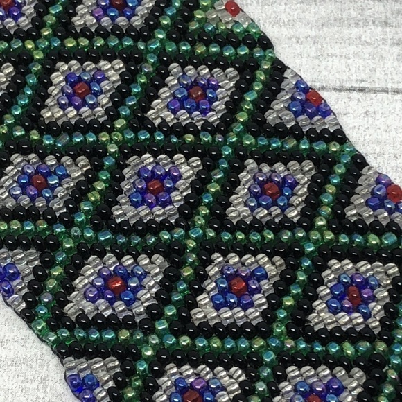 Handmade artisan glass sead beaded boho style bracelet - Picture 2 of 5